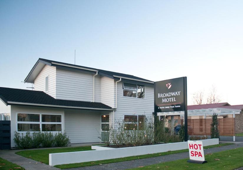 Broadway Motel & Miro Court Villas Matamata Bagian luar foto